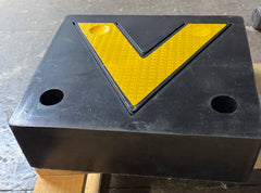 Lasterampebeskytter gummi med gule piler, Dock bumper. Påkjørselsbeskyttelse- Gummibuffer Lastekai Påkjøringsvern (Kopi)